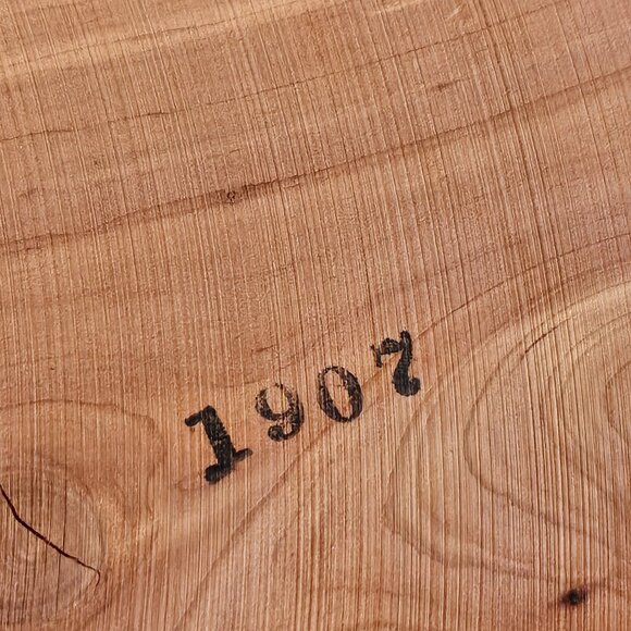 World Publishing Bible in Cedar Wooden Box - Chesapeake Bay Virginia KJV - Picture 6 of 11